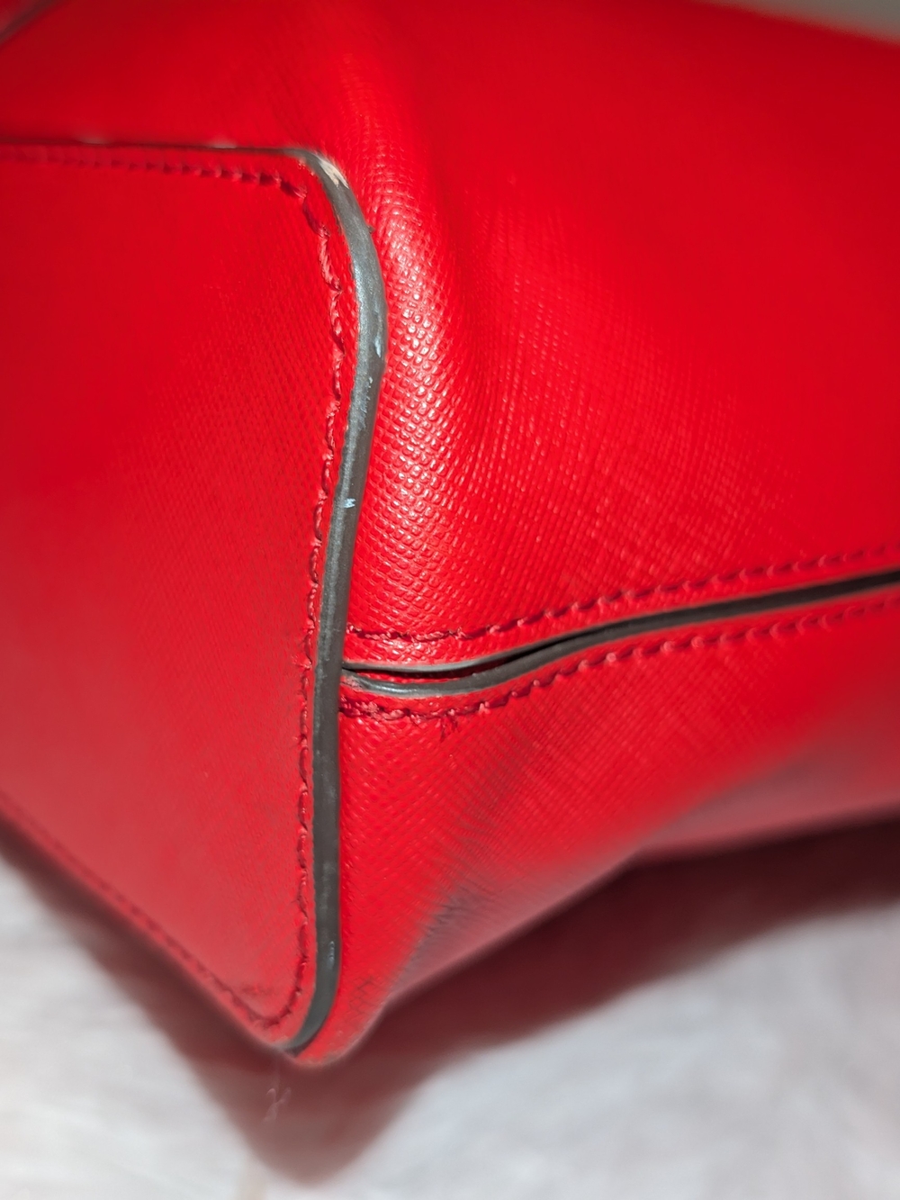 Henri Bendel West 57th Saffiano Leather Briefcase Laptop Bag Red VGC - Picture 6 of 16